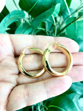 Load image into Gallery viewer, Gold Plated Chucky Italian Round 20mm Hoop Earrings