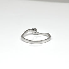 Load image into Gallery viewer, 925 Sterling Silver Diamond Stimulant 4mm Round Single Stone Solitaire Set in Curved Band Ringing